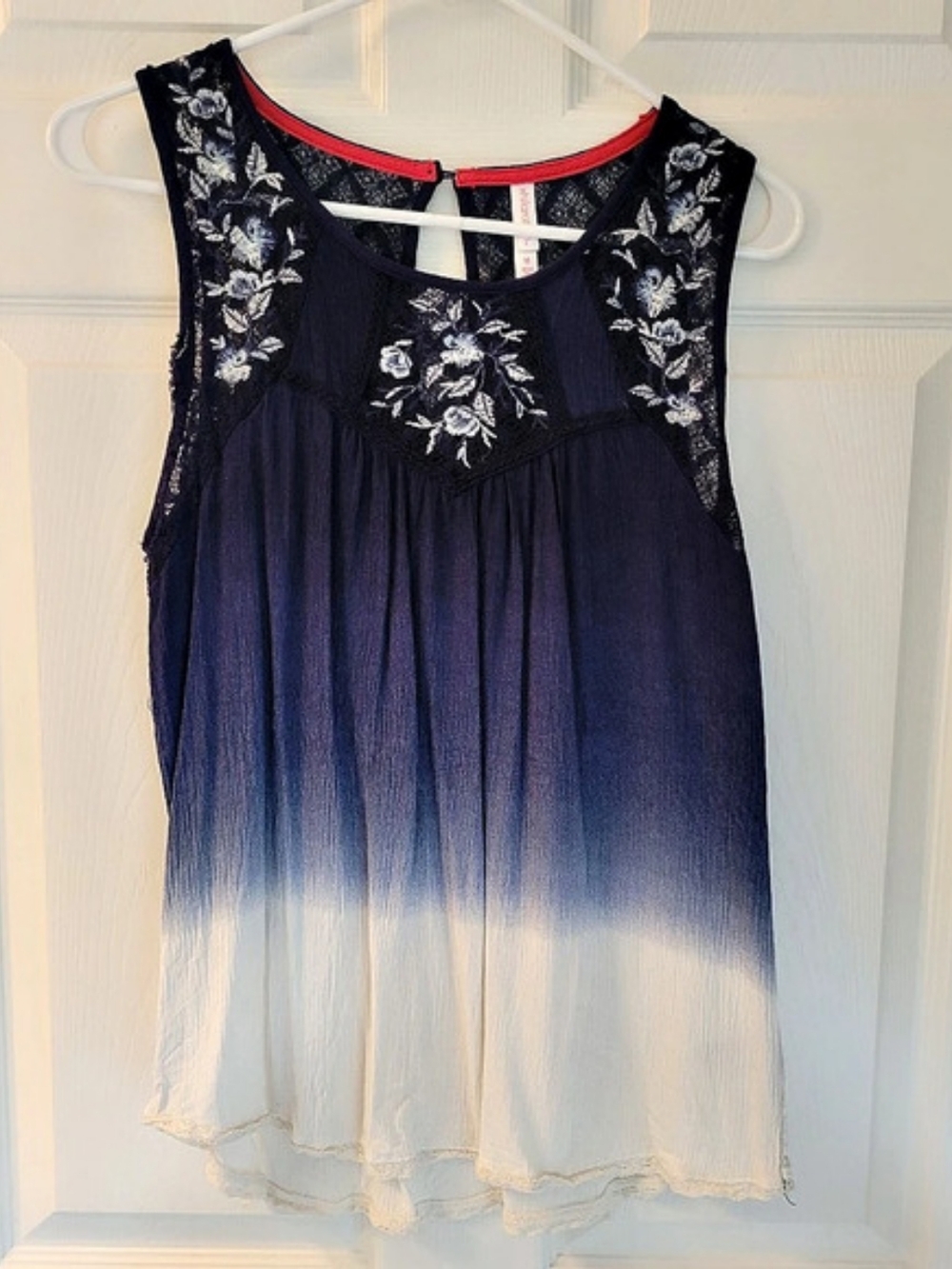 Xhilaration Ombre Lace Tank Top in Blue & Cream Size Medium
